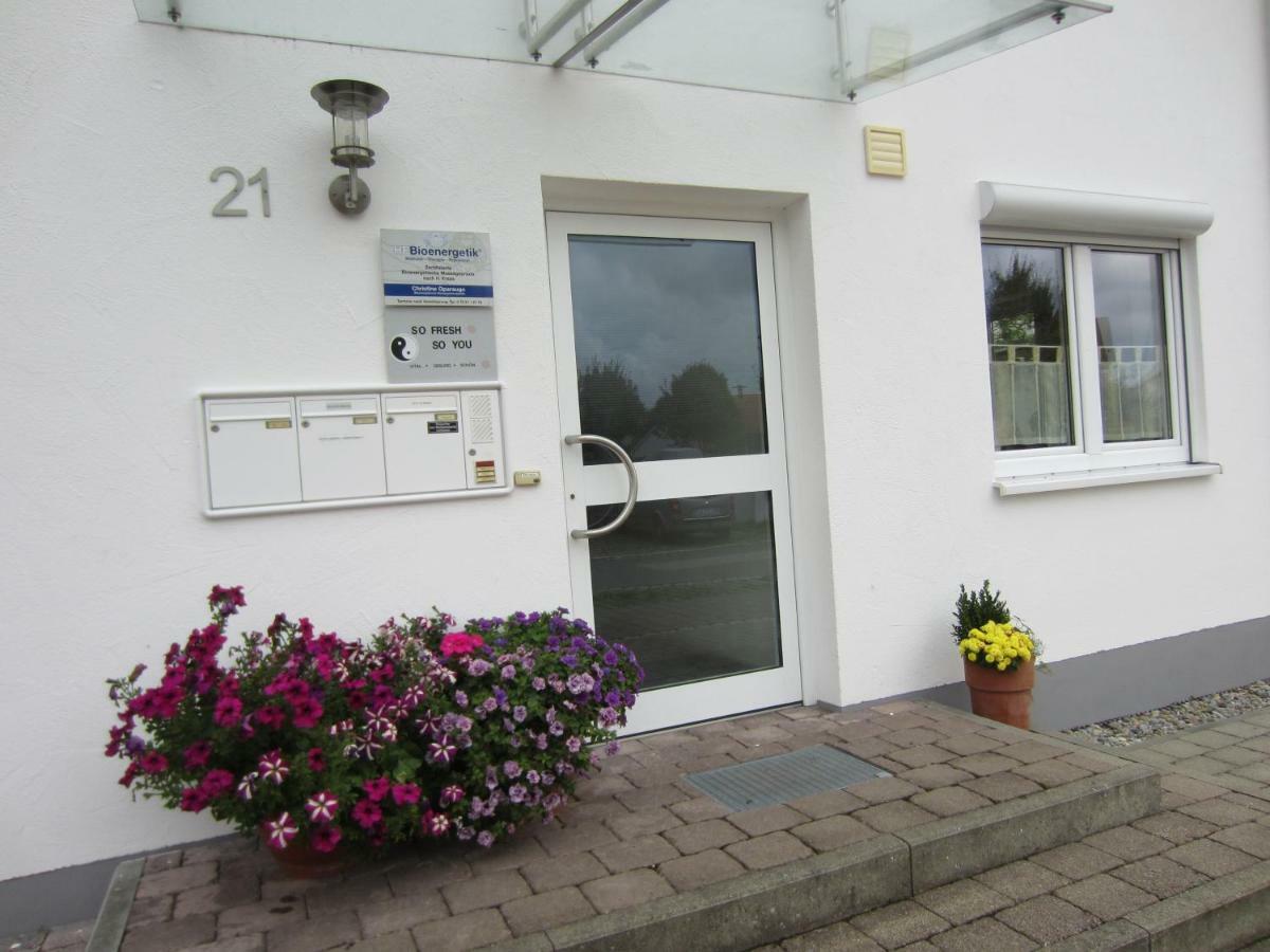 Christine Oparaugo - Privatzimmer Mit Bad Leutkirch im Allgau Exterior photo